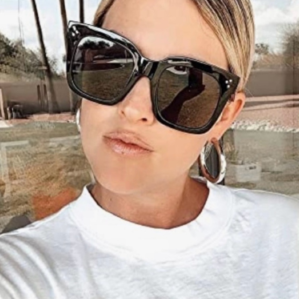 Women’s Retro Inspired Sunglasses